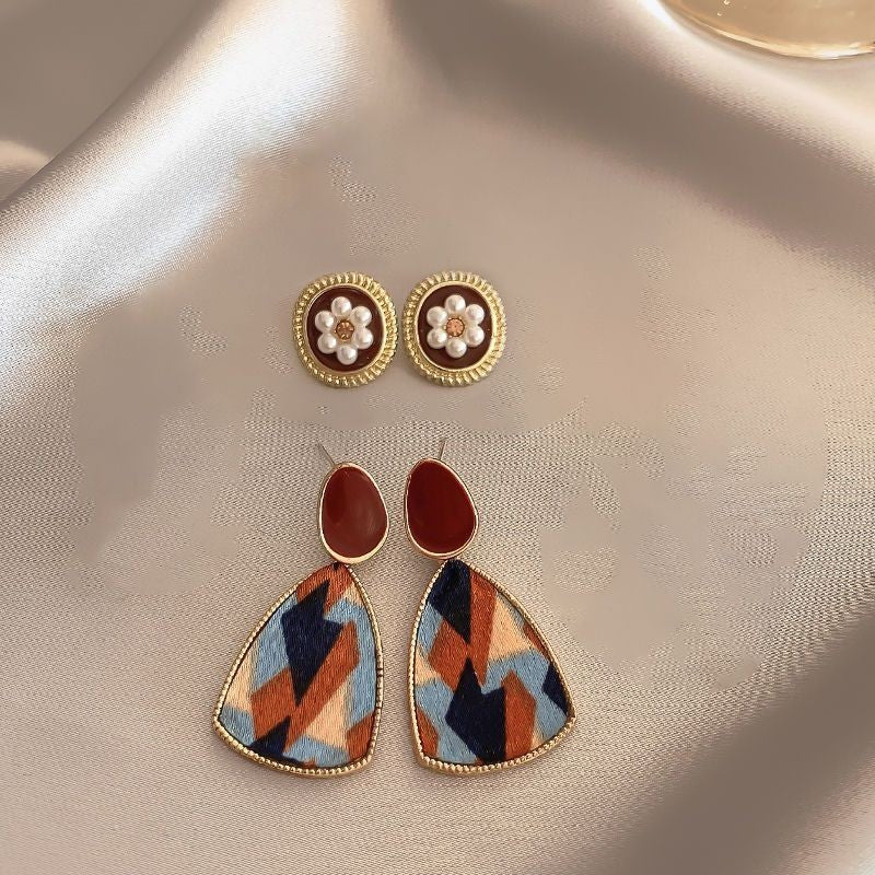 Wholesale Trendy Heart Shape Love Earrings in Burgundy Alloy - Boutique Accessory