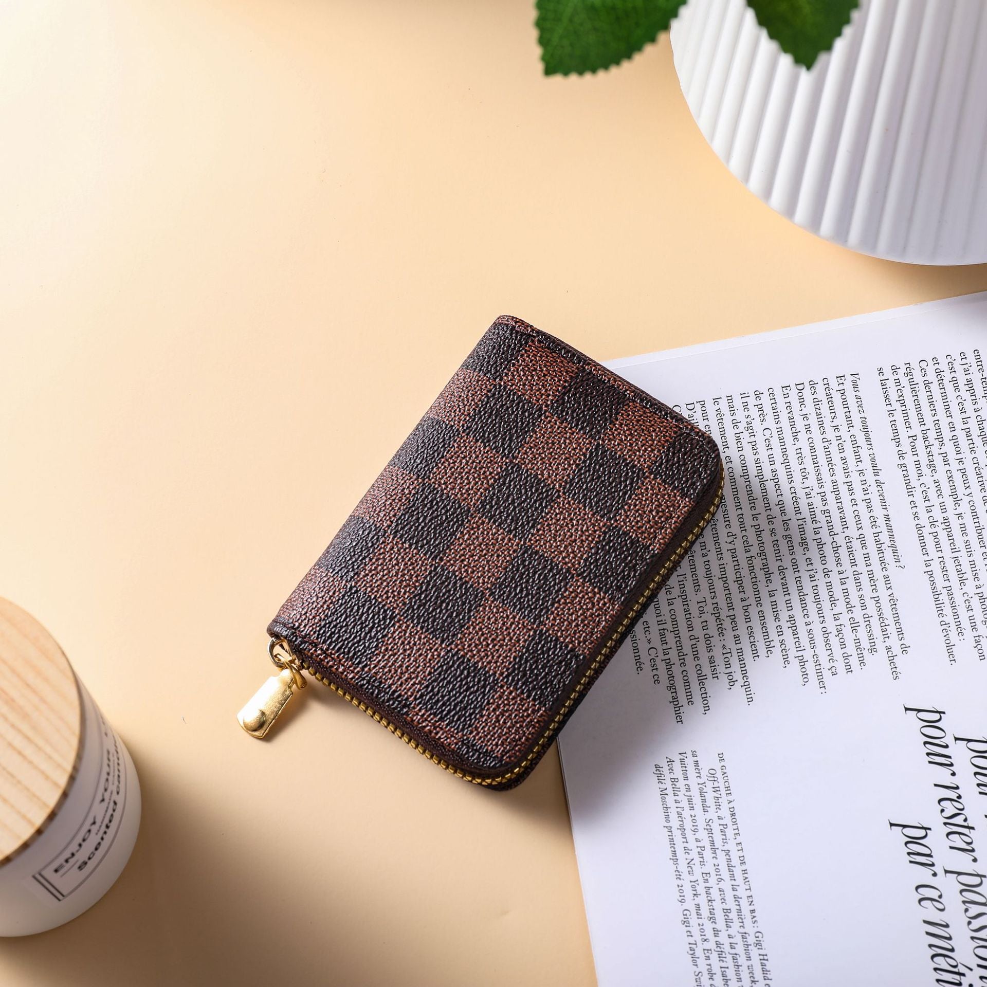 Wholesale Stylish Retro Checkered Accordion Card Wallet With Large Capacity PVC Material Daily Use Resale Item