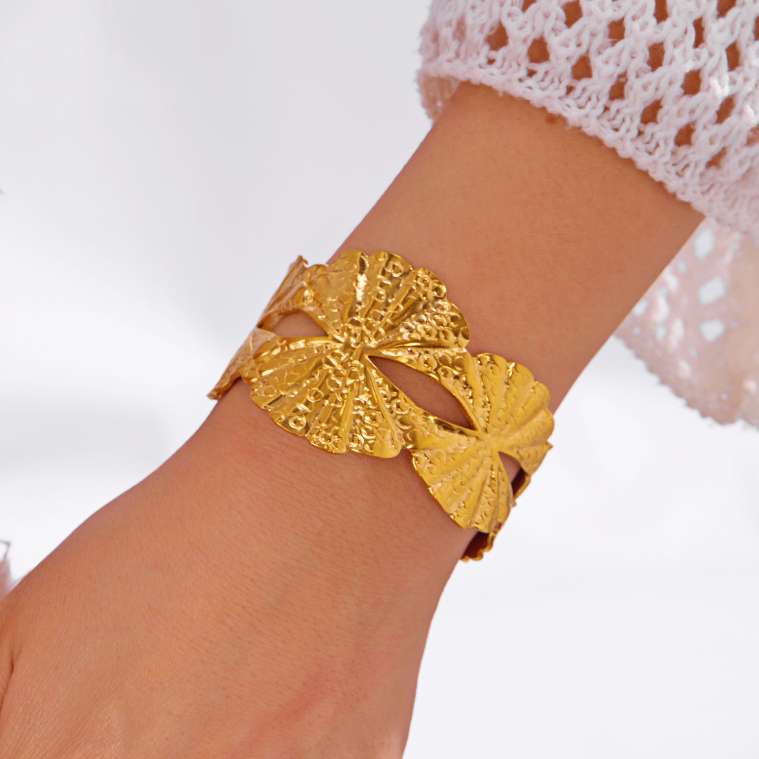 Wholesale Stainless steel  Irregular Leaf Wide Opening Bracelet