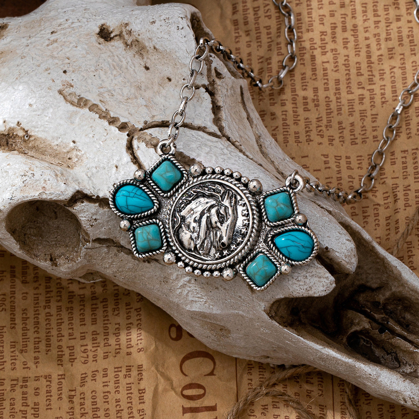 Wholesale Retro Antique Silver Tone Turquoise Pendant Necklace Geometric Fashion Jewelry Accessory Boutique Resale Gift
