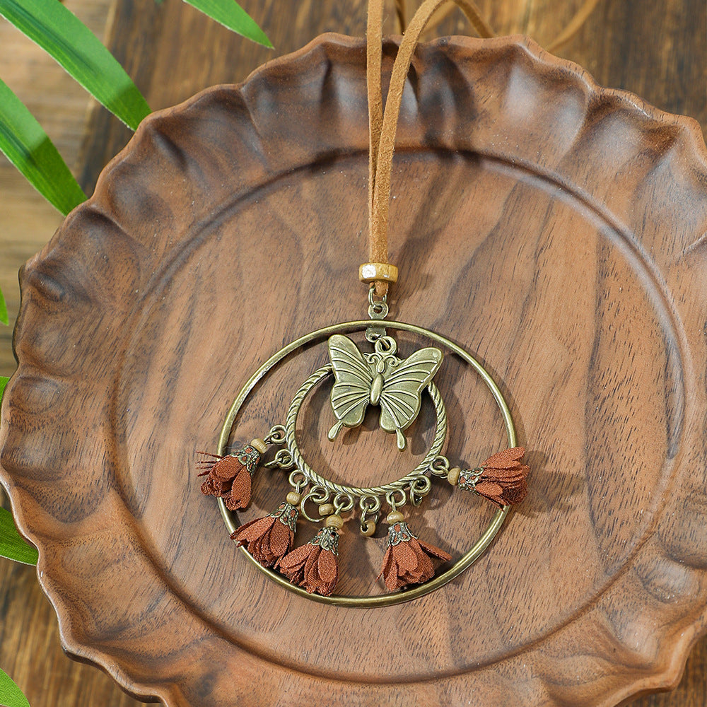Wholesale French Vintage Butterfly Tassel Pendant Necklace for Boutique Resale Fashion Accessory