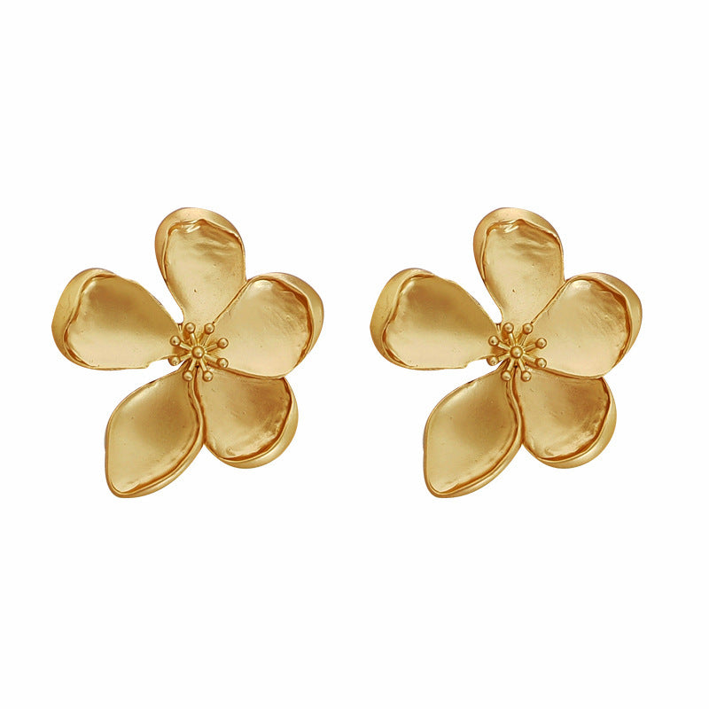 Wholesale Trendy Gold-Plated Alloy Flower Earrings Vintage French Design for Party Wear and Everyday Jewelry Accessory