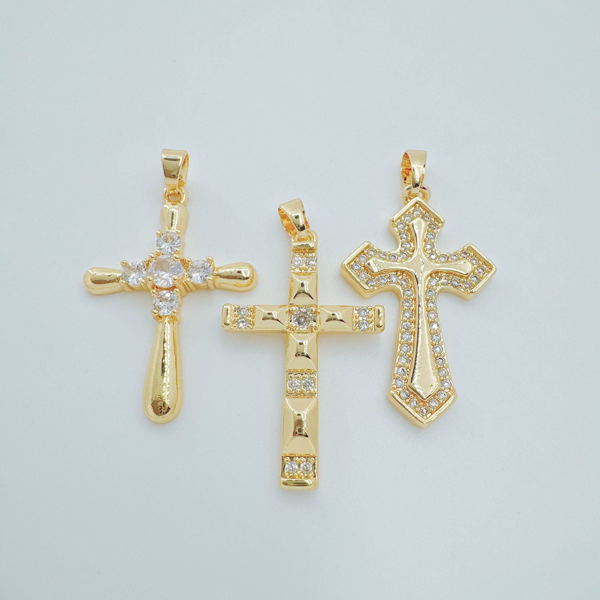 Wholesale Gold-Plated Copper Cross Pendant Necklace Trendy Jewelry Accessory for Women