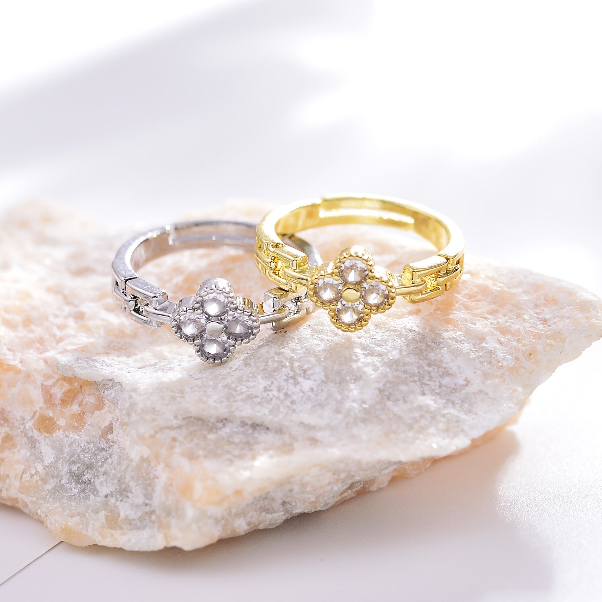Wholesale Brass diamond-encrusted four-leaf clover ring