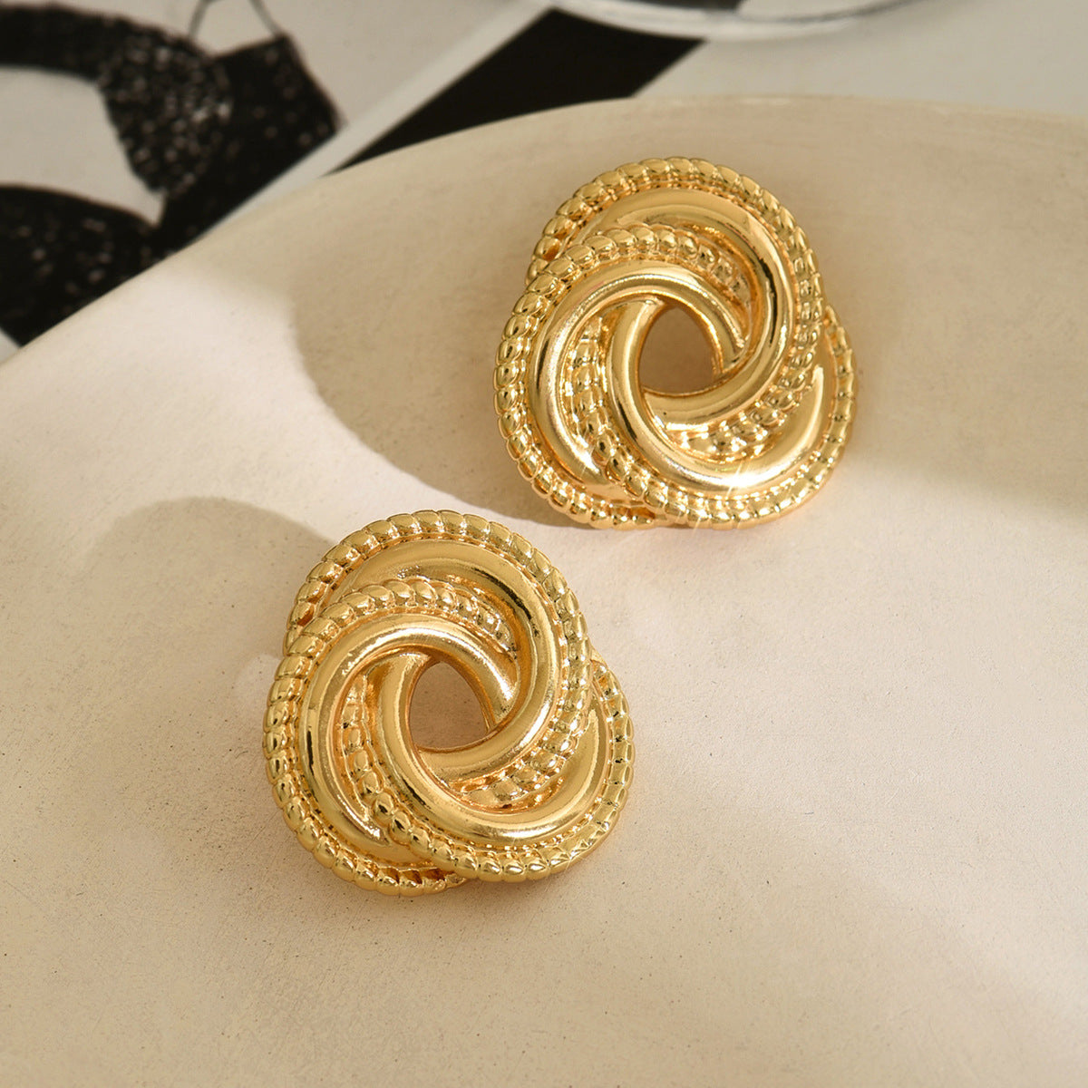 Wholesale  18k gold irregular vortex earrings three-ring winding thread earrings