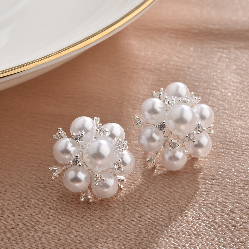 Wholesale  Light Luxury High-end Pearl Flower Elegant Earrings