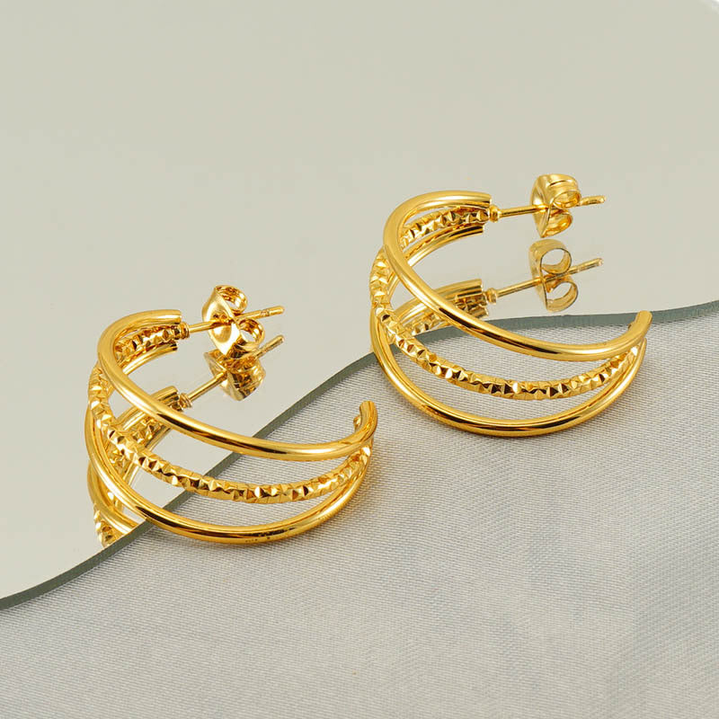 Wholesale  multi-layer C- shaped earrings  stainless steel  light luxury personalized earrings