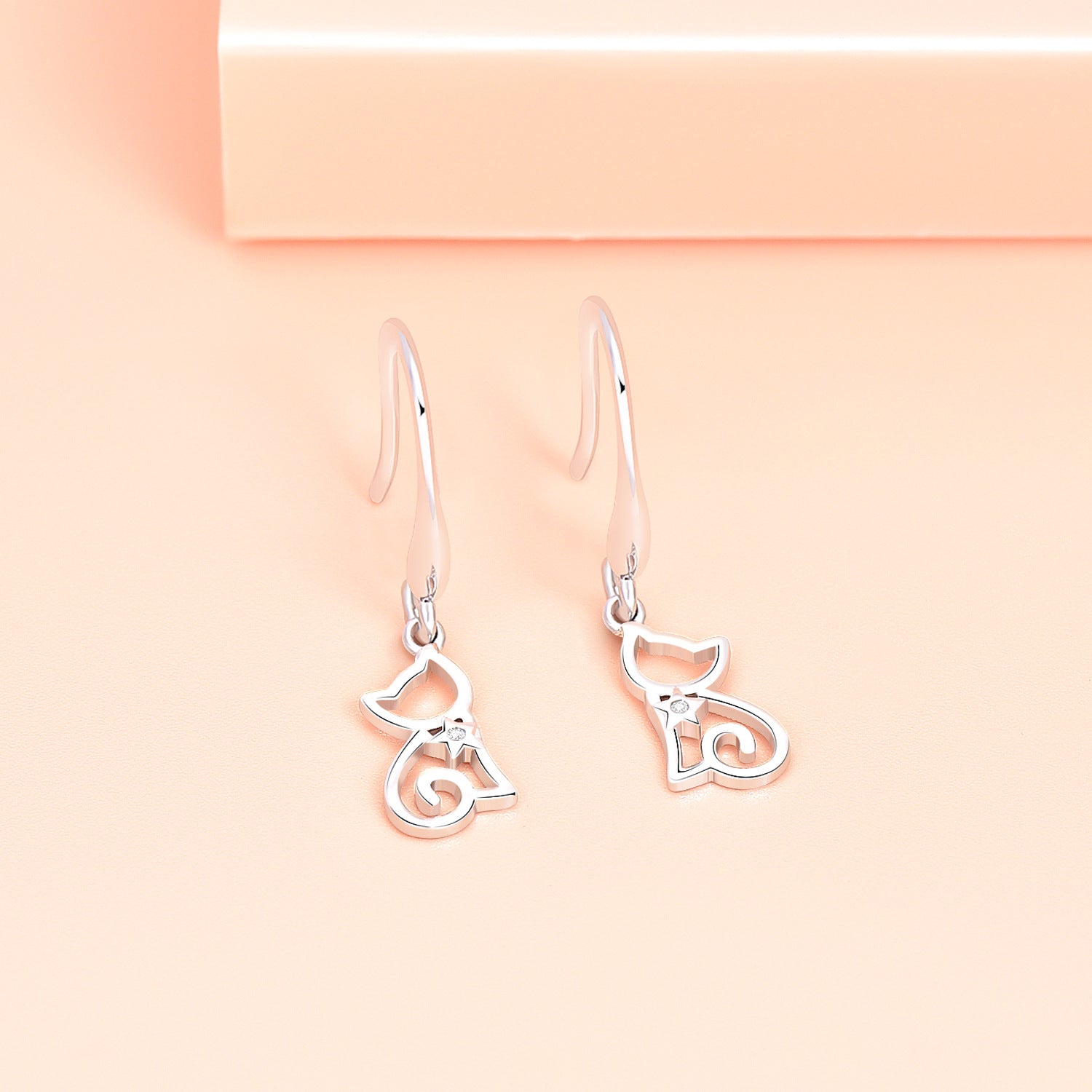 Wholesale Simple Cat Earrings for Women,  Copper Electroplated Fashion Accessory