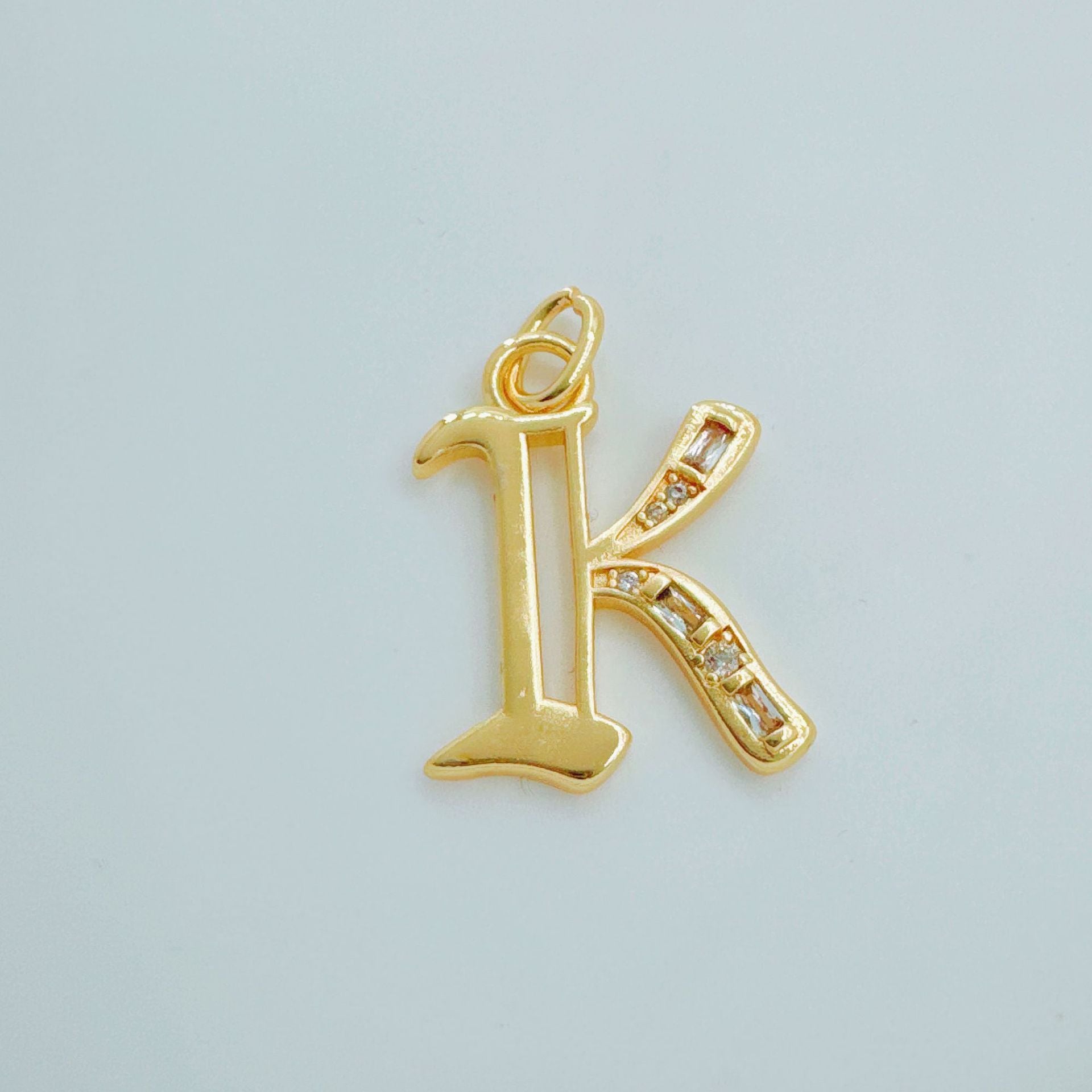 Wholesale Copper Gold-Plated Ice Sugar Letter Pendant Necklace European American Style Fashion Jewelry Accessory for Women