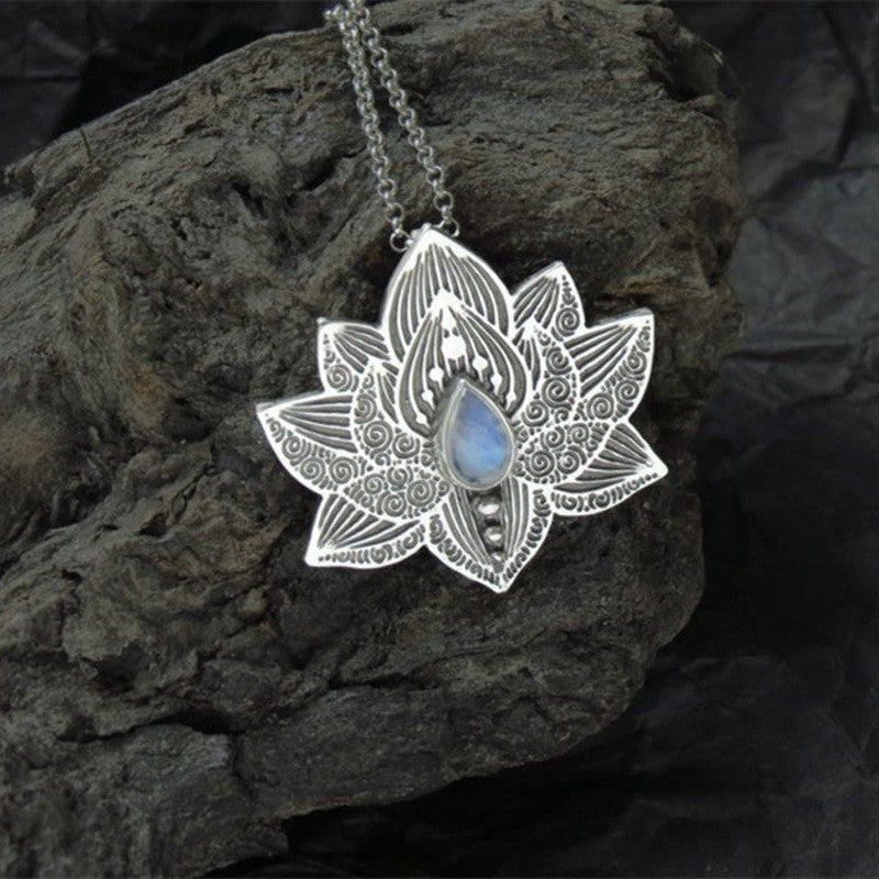 Wholesale Vintage Lotus Carved Moonstone Necklace