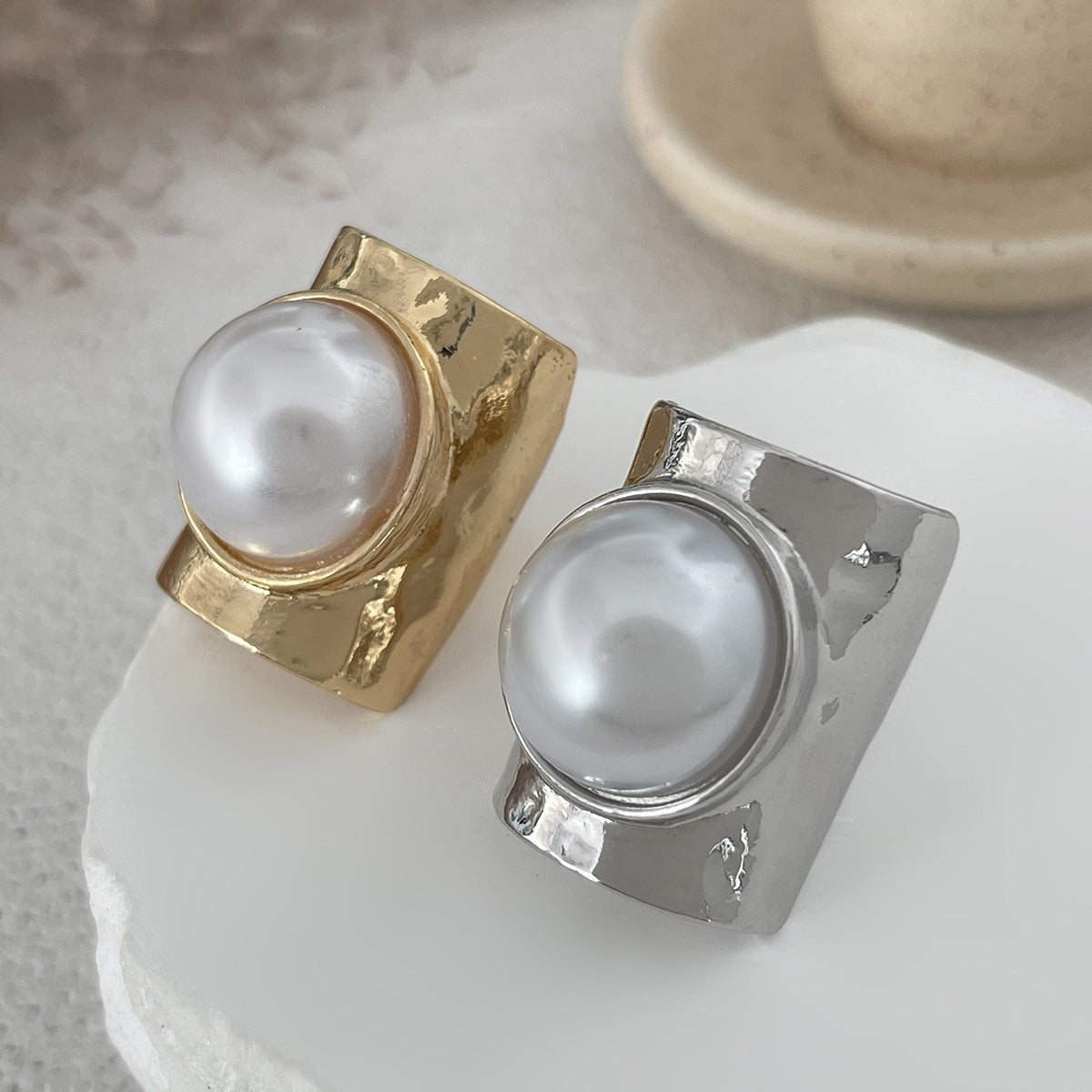 Wholesale Chic Geometric Pearl Statement Ring For Women Gold Tone Alloy Gift Boutique Resale