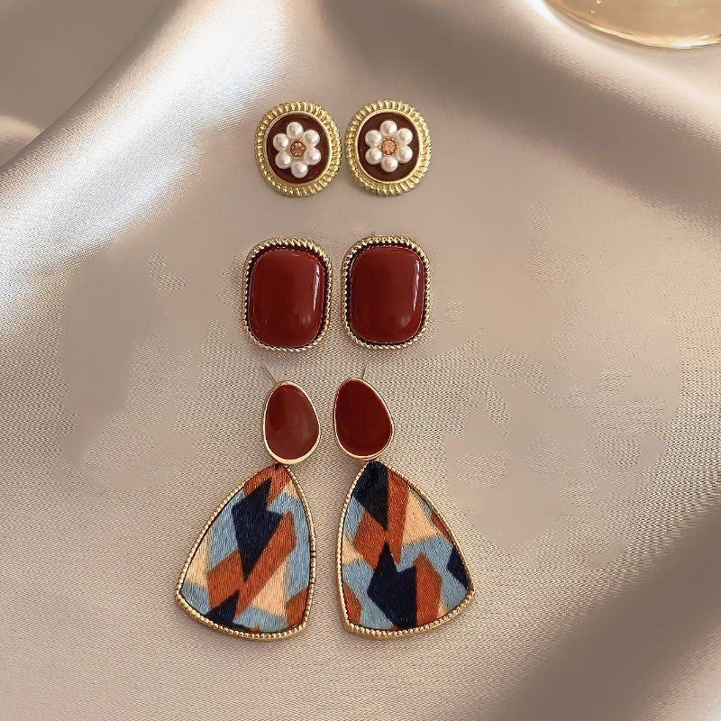 Wholesale Trendy Heart Shape Love Earrings in Burgundy Alloy - Boutique Accessory