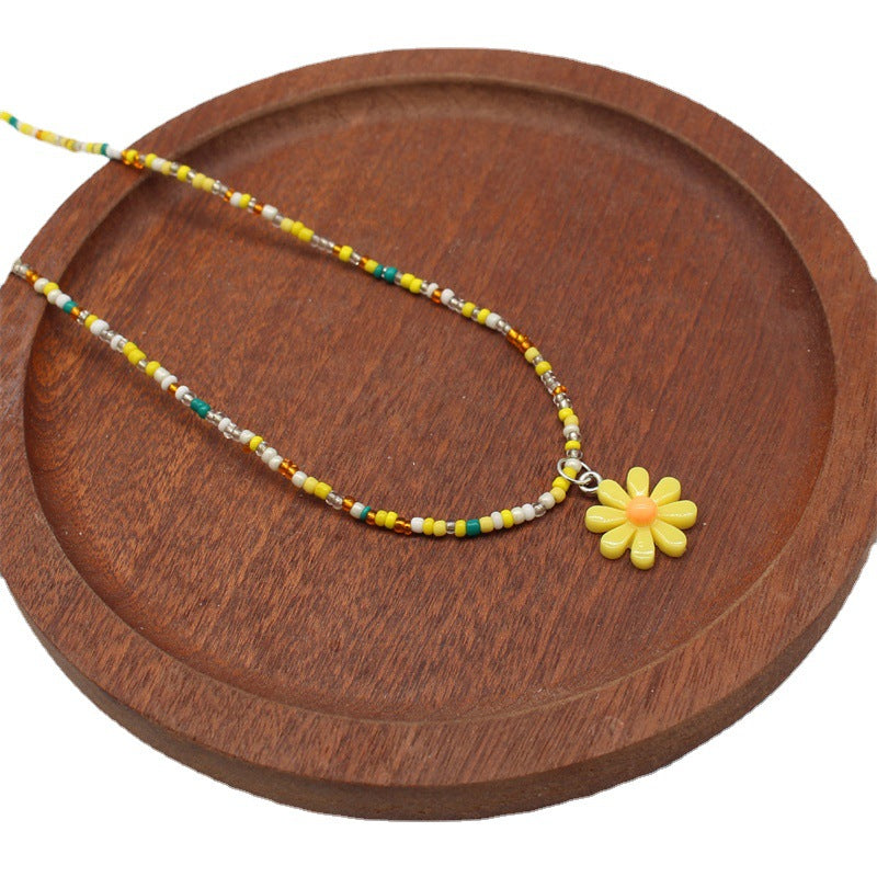 Wholesale daisy flower pendant necklace