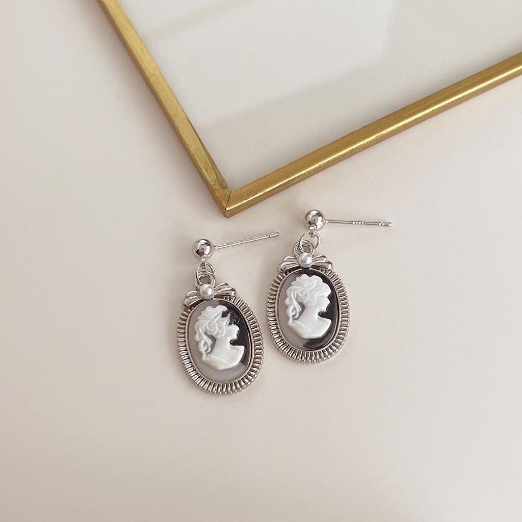 Wholesale vintage oil-dropped medieval style Pearl Earrings