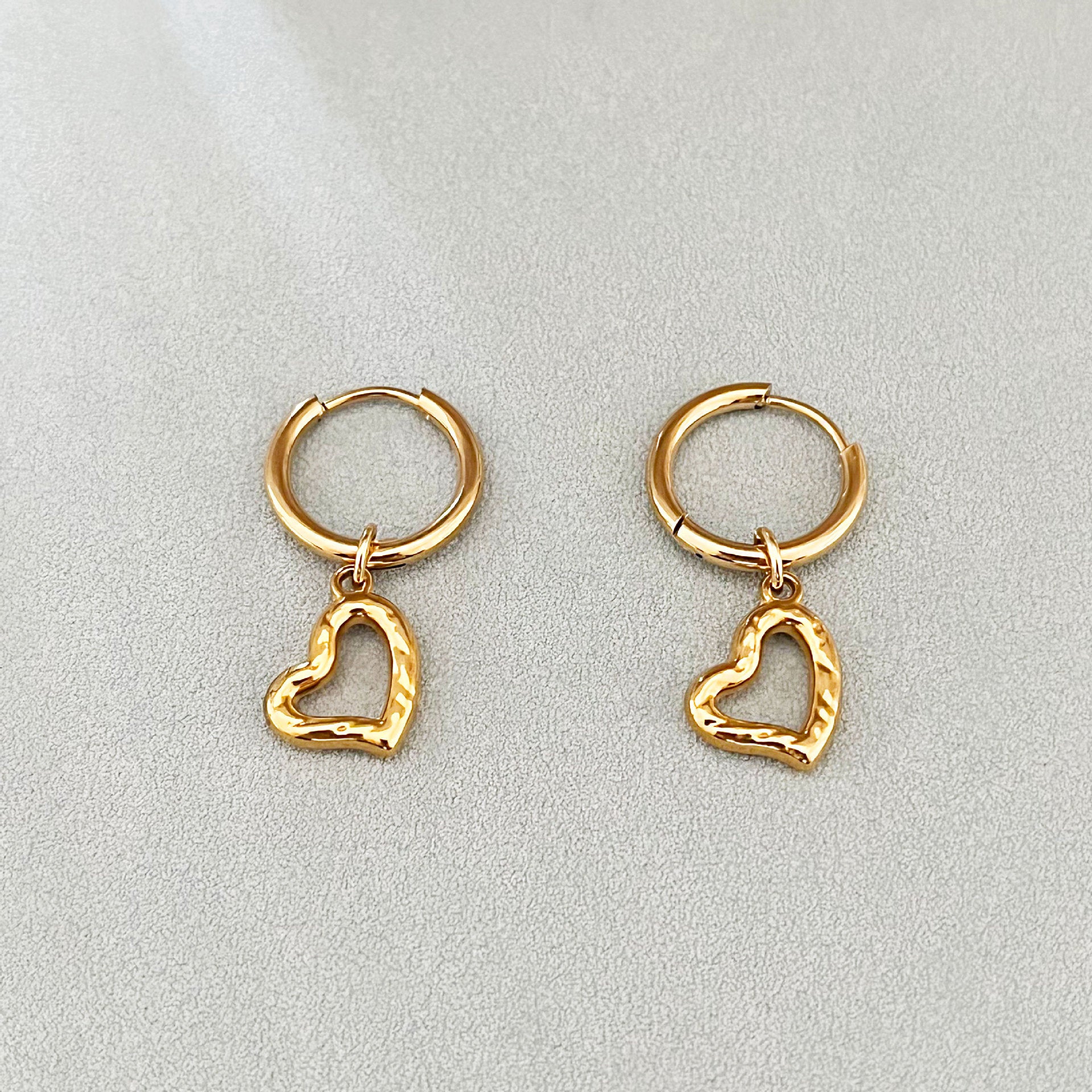 Wholesale hollowed-out  personalized design butterfly and heart earrings