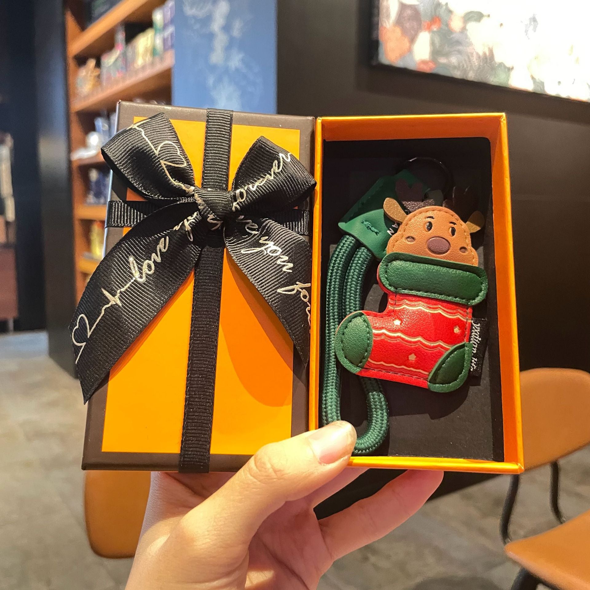 Wholesale Christmas decoration leather  keychain cute cartoon exquisite keychain