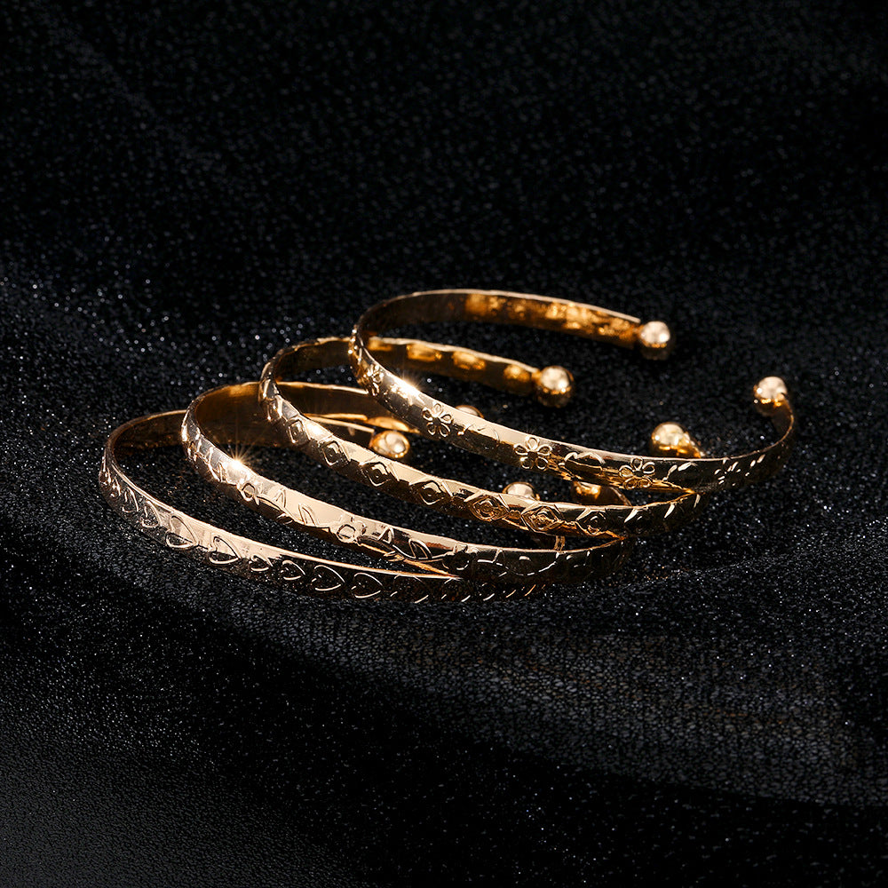 Wholesale  4pcs/set love flower pattern exaggerated personality bracelet