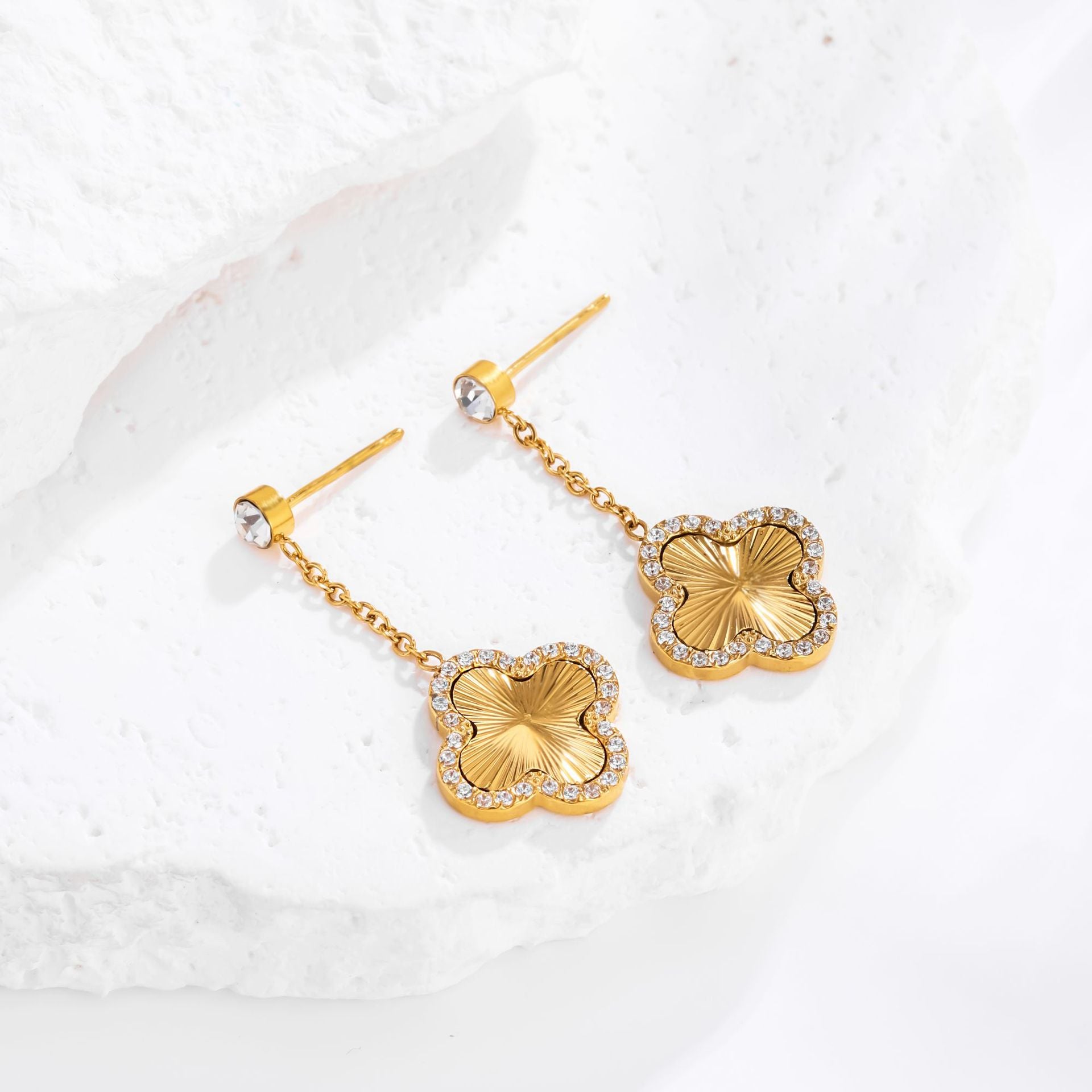 Wholesale Stainless steel zircon-set four-leaf clover necklace earrings,  and bracelet set