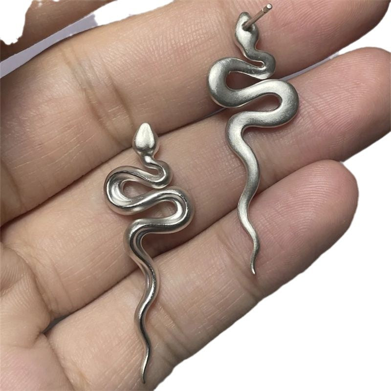 Wholesale  retro snake earrings small animal ear jewelry