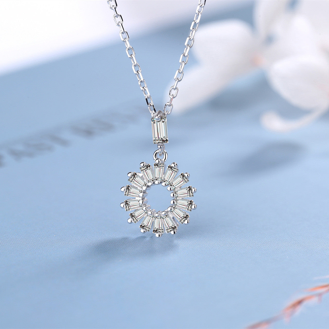 Wholesale sunflower necklace female S925 sterling silver  design diamond snowflake pendant clavicle chain