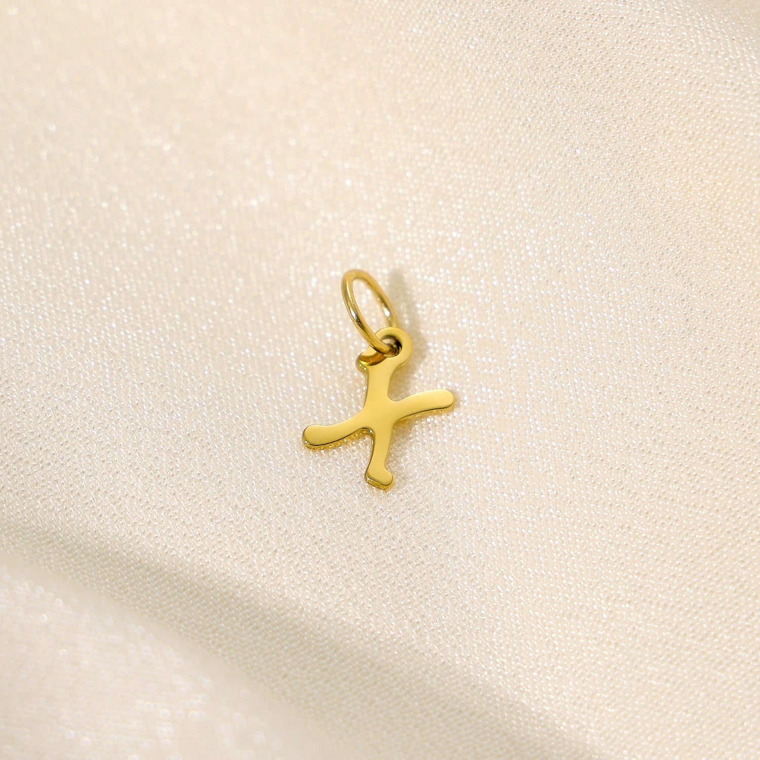 Wholesale 26 English letters stainless steel letter pendant