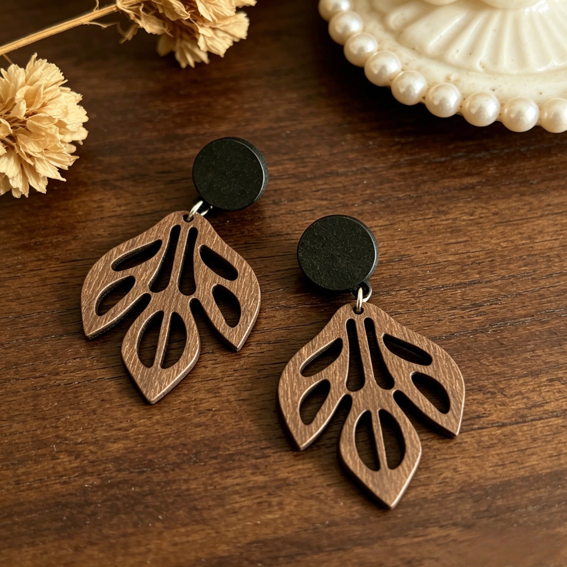 Wholesale Vintage Style Hollow Leaf Wooden Earrings in Black and Brown,  Trendy Jewelry Accessory for Everyday Wear