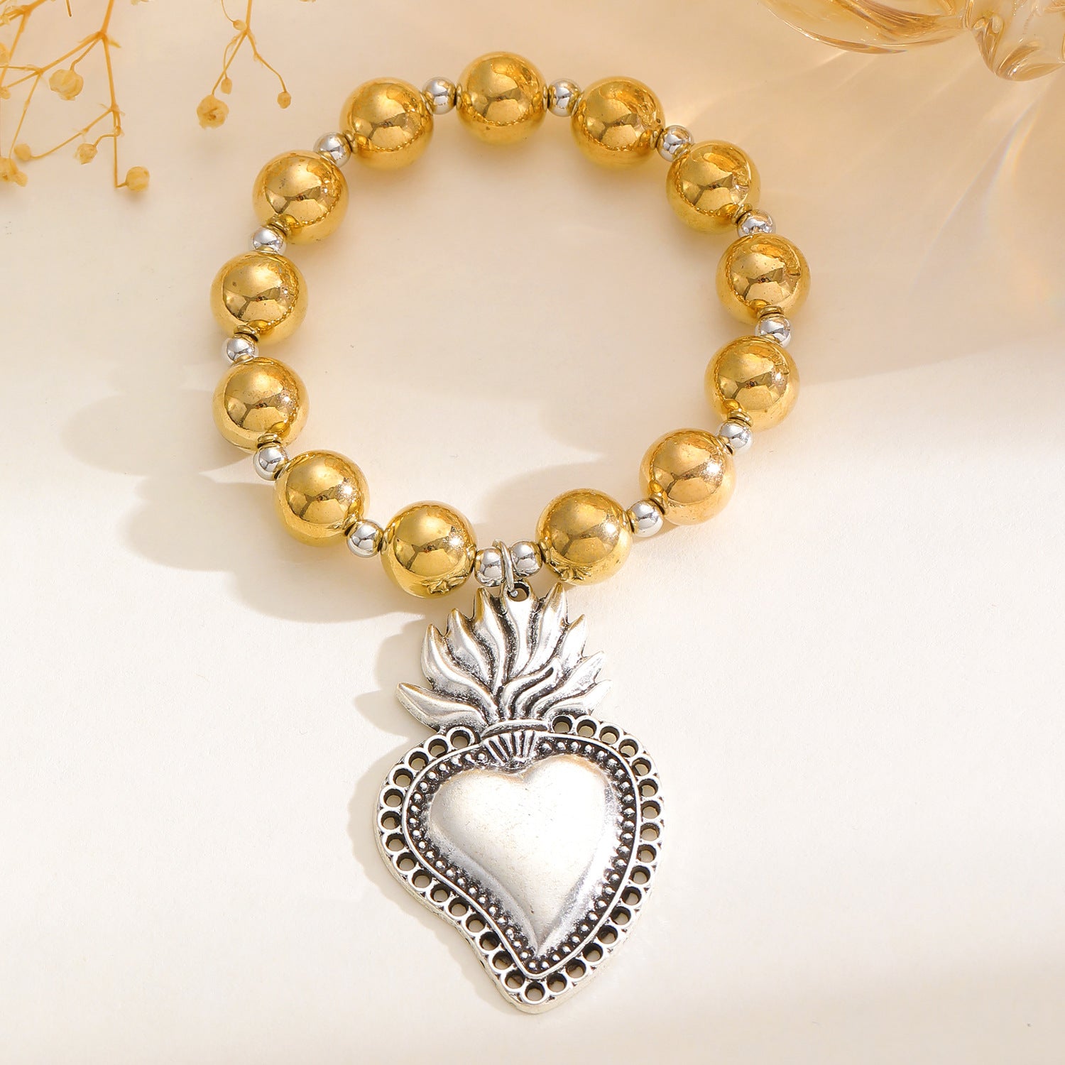 Wholesale Retro Religious Sacred Heart Pendant Necklace Heart Shape Alloy Electroplated Design Trendy Jewelry Gift For Women Boutique Resale