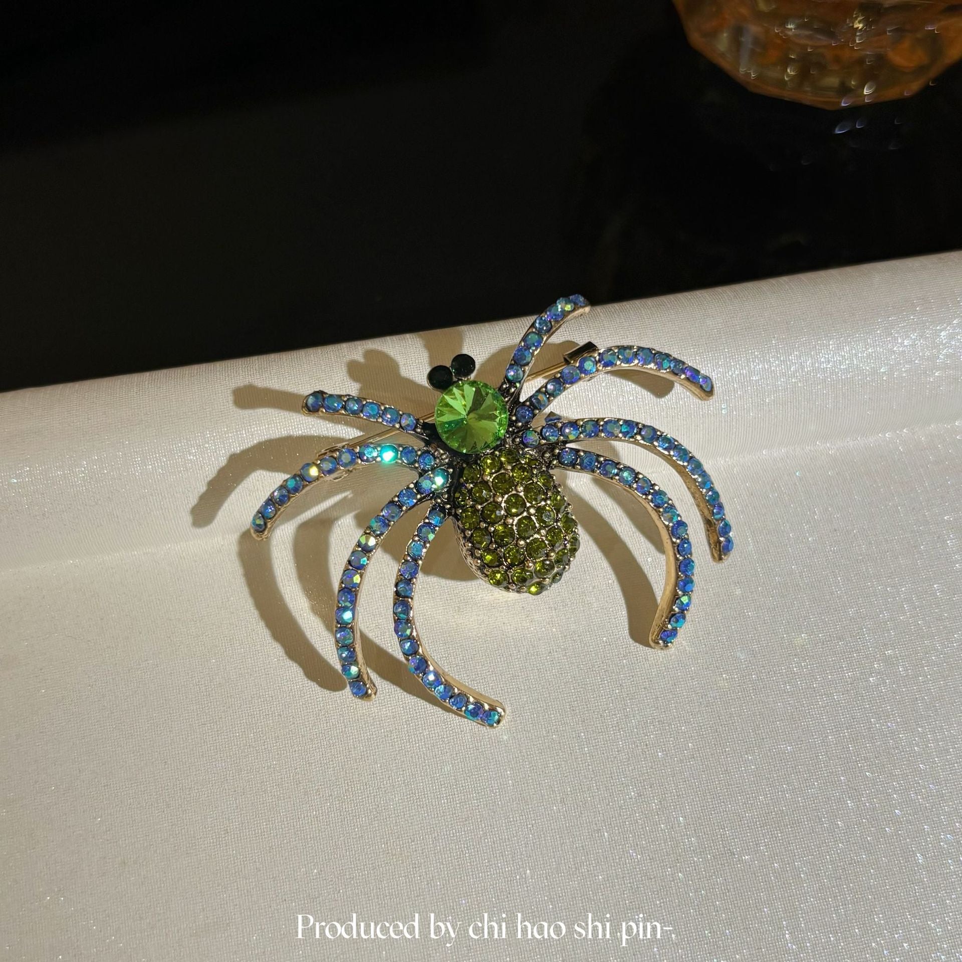 Wholesale  Fashion Rhinestone Spider Brooch