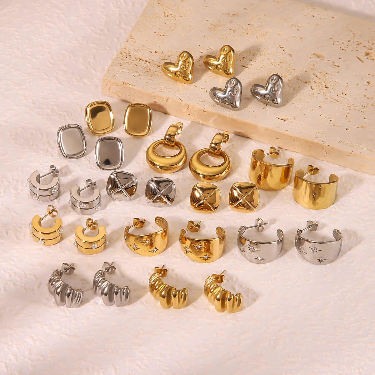 Wholesale  18K gold-plated C- shaped hollow earrings retro geometric  earrings