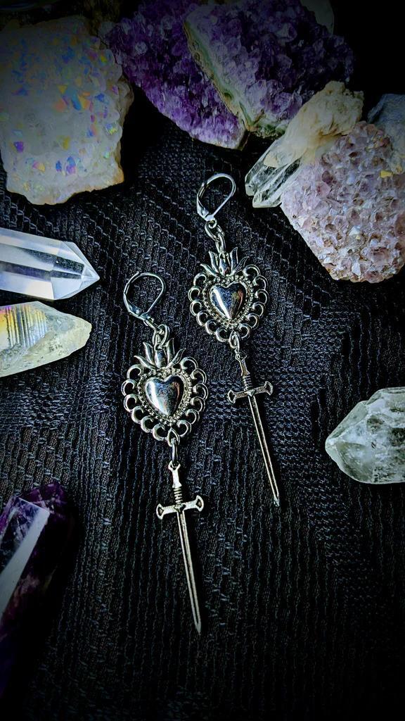 Wholesale European American Style Heart and Dagger Earrings Alloy Electroplated Fashion Accessory