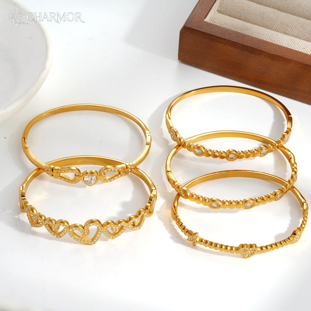 Wholesale Instagram Style Retro Stainless Steel Gold Heart Bracelet