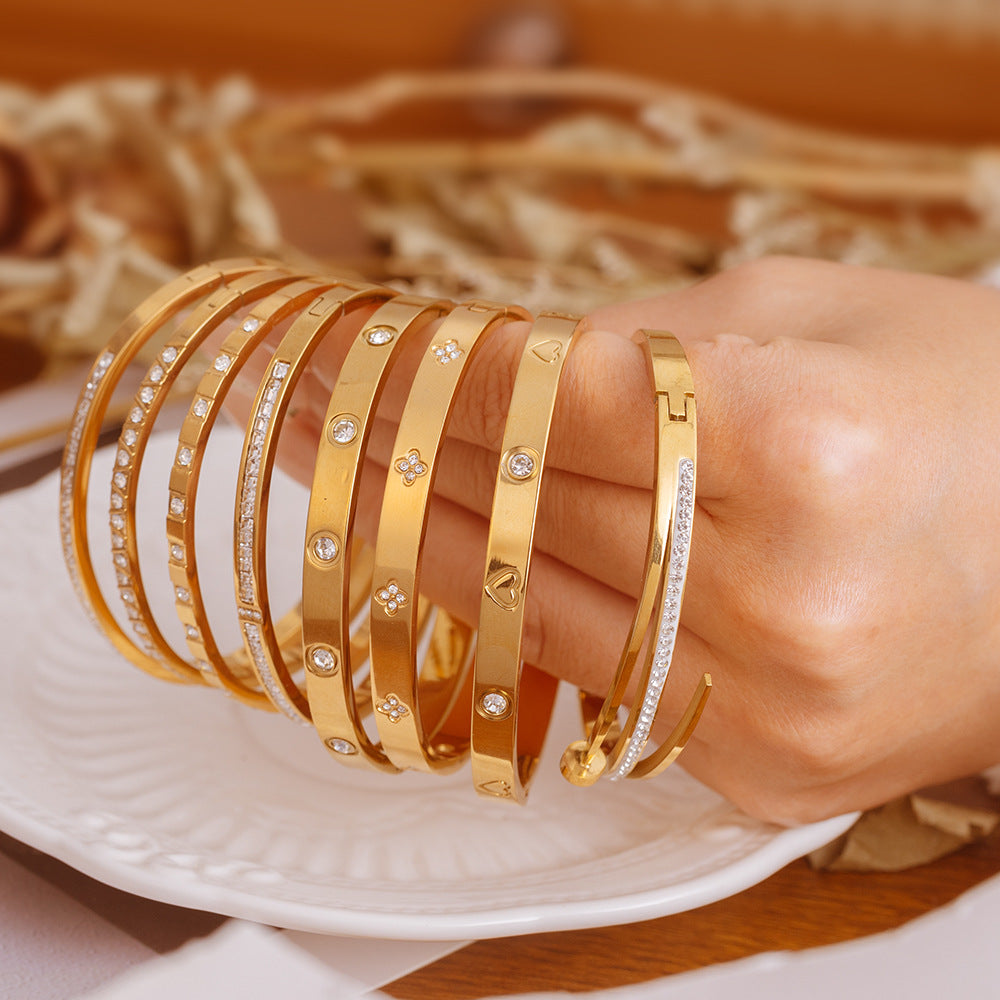 Wholesale Stainless Steel PVD 18K Gold Electroplated Diamond-Encrusted Round Clasp Bracelet and Earrings Set for Women Party Wear Gift