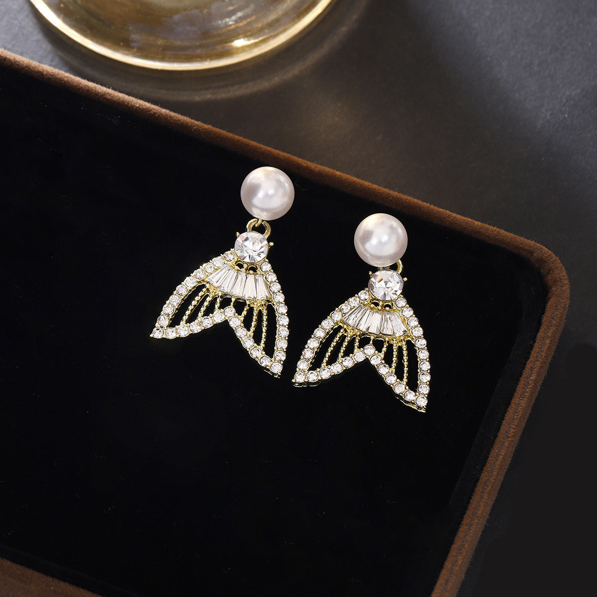 Wholesale Light Luxury Diamond Fishtail Silver S925 Needle Earrings ACC-ES-ZhuiWo005