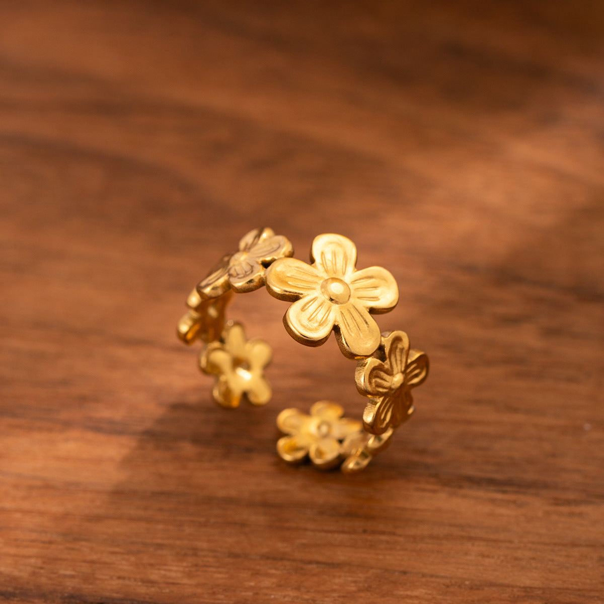 Wholesale Stainless Steel Flower Ring with Vacuum Gold Plating,  Trendy Fashion Jewelry Accessory for Women