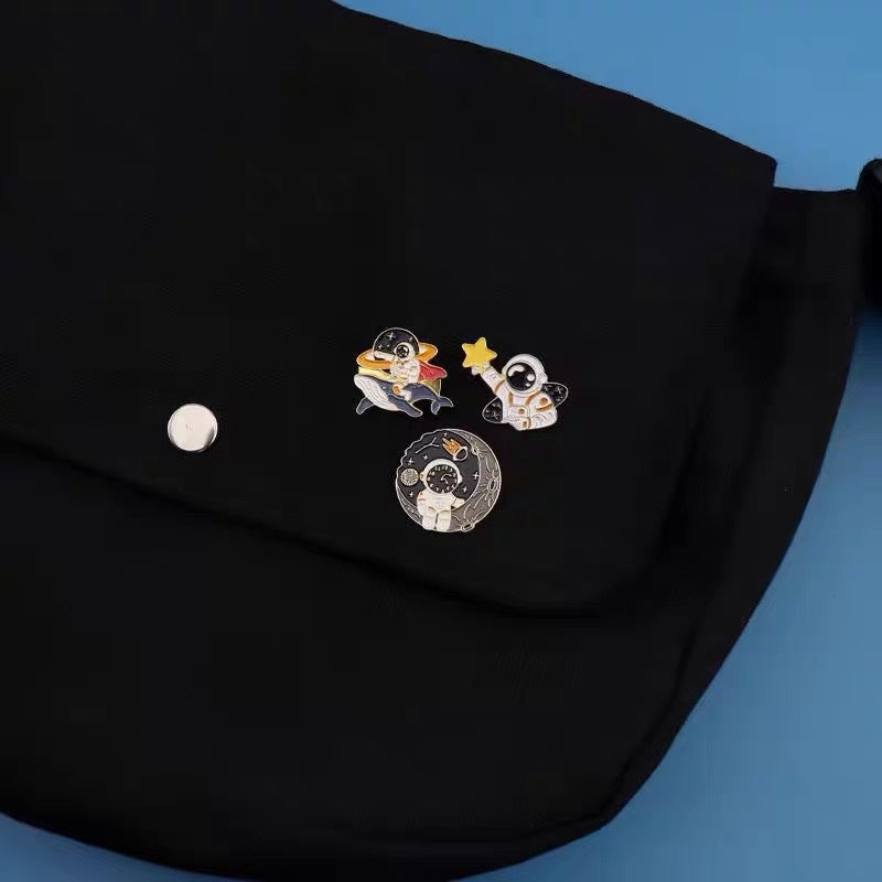 Wholesale 10pcs Space Planet Astronaut Metal Badge