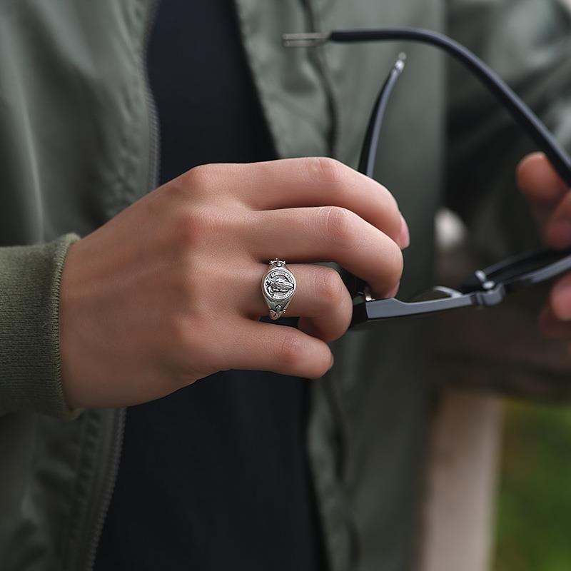 Wholesale Electroplated Alloy Praying Hands Ring Adjustable Unisex Fashion Accessory