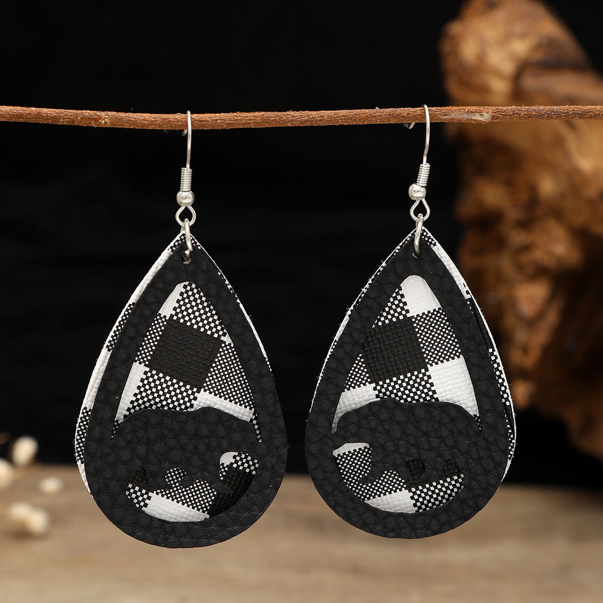 Wholesale  black and white plaid bottom water drop hollow leather earrings