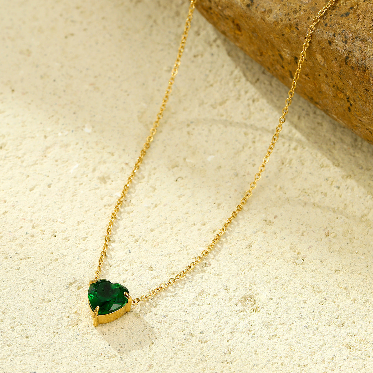 Wholesale luxury stainless steel love inlaid zircon plated 18K gold clavicle chain