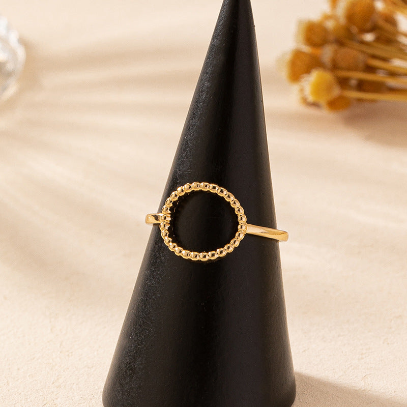 Wholesale  Girl Style Round Hollow High-end Sense Circle Ring Design Internet Celebrated Women' s Jewelry Ring