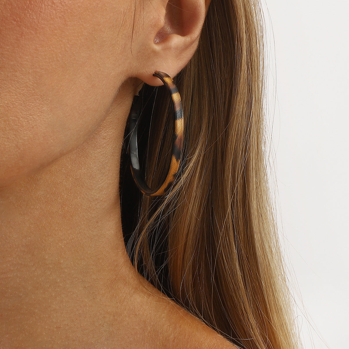 Wholesale exaggerated design leopard print hoop earrings unique trend earrings