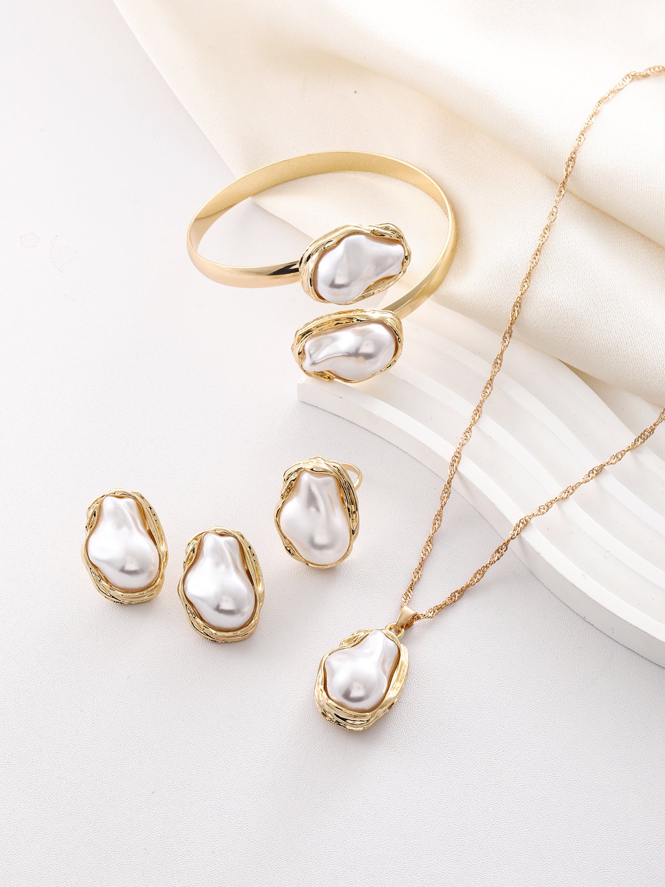 Wholesale  special-shaped Baroque pearl jewelry set