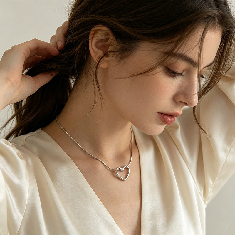 Wholesale Trendy Hollow Heart Pendant Necklace Titanium Steel Snake Chain Gold Plated Jewelry Accessory