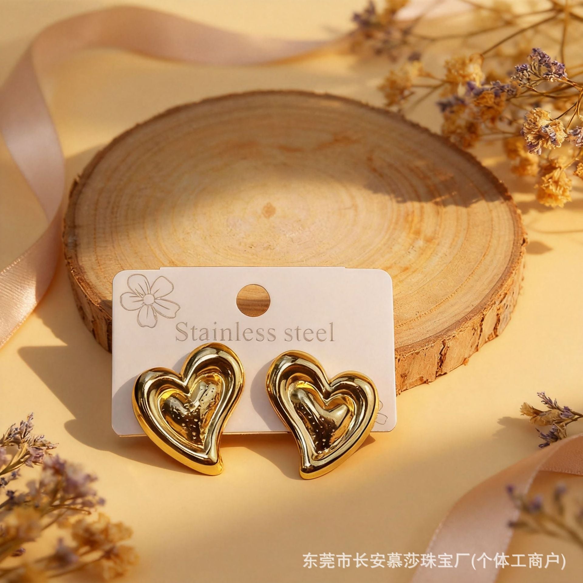 Wholesale Modern Heart Shape Stainless Steel Earrings Trendy Golden Electroplated Earrings for Women Party Wear Jewelry Accessory