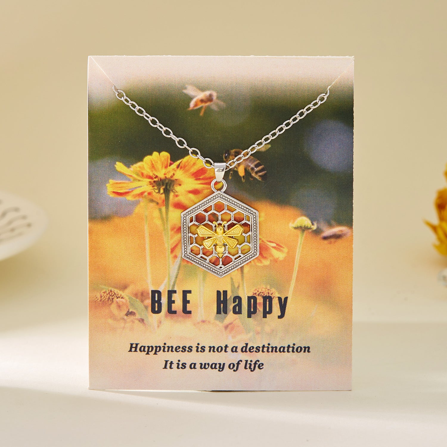 Wholesale  animal bee necklace Joker creative hive bee clavicle chain