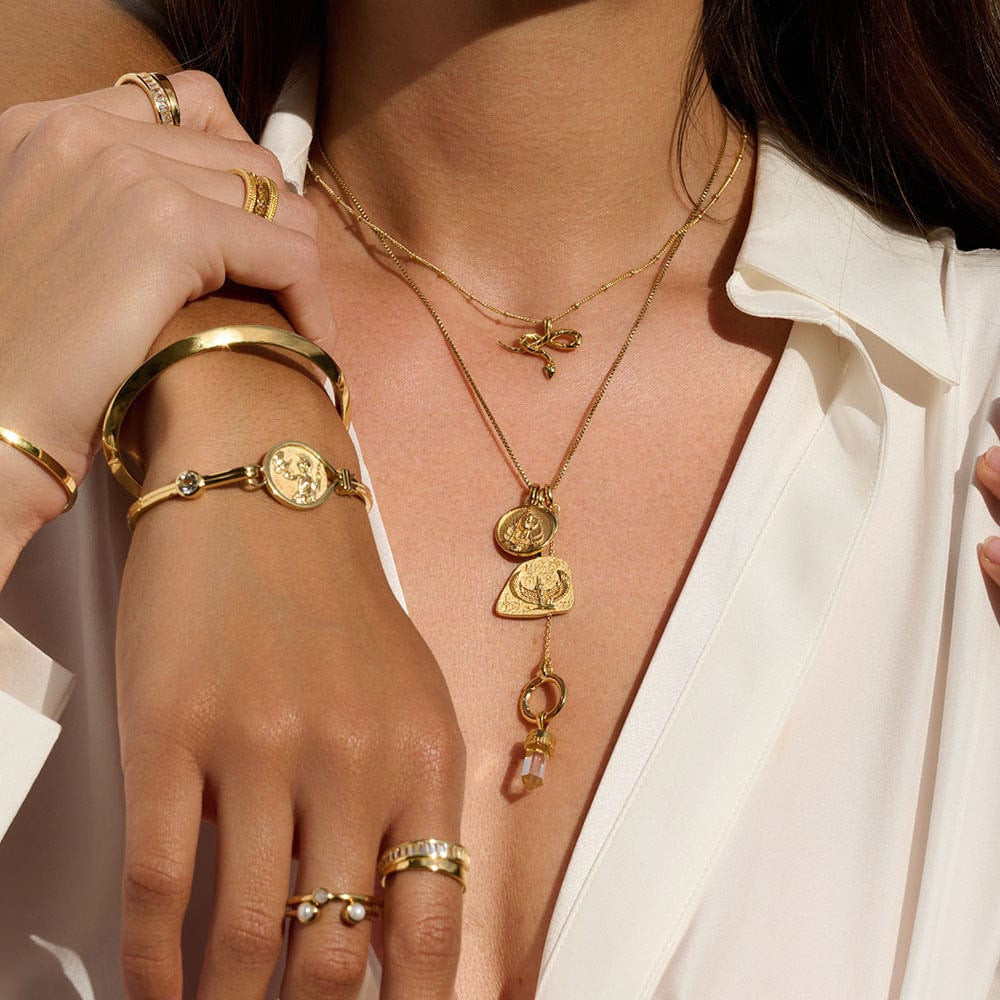 Wholesale Personalized retro exaggerated portrait snake pendant creative round heart pendant