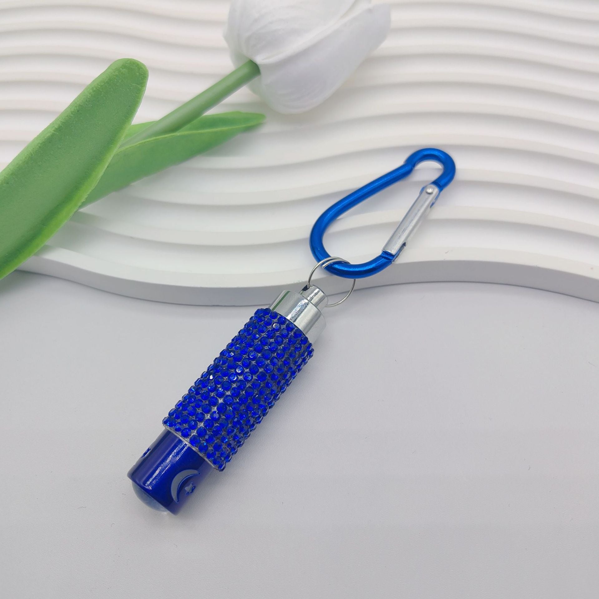 Wholesale  fashion popular portable diamond aluminum alloy field high brightness flashlight