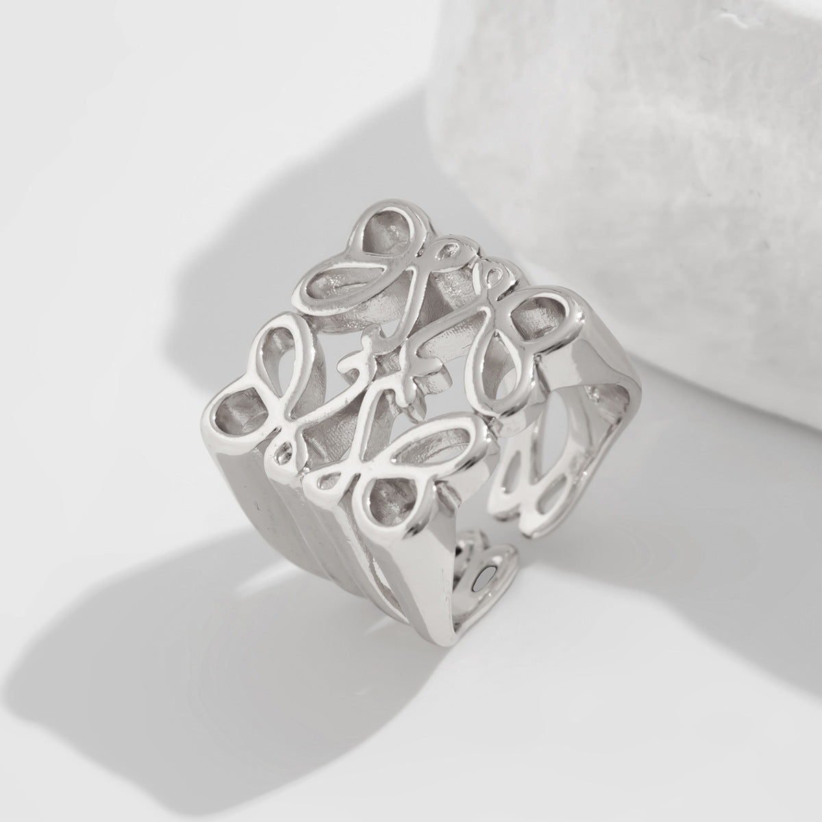 Wholesale Five-leaf flower alloy ring set