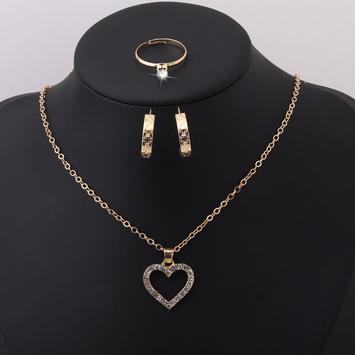 Wholesale Love three-piece pendant necklace  jewelry