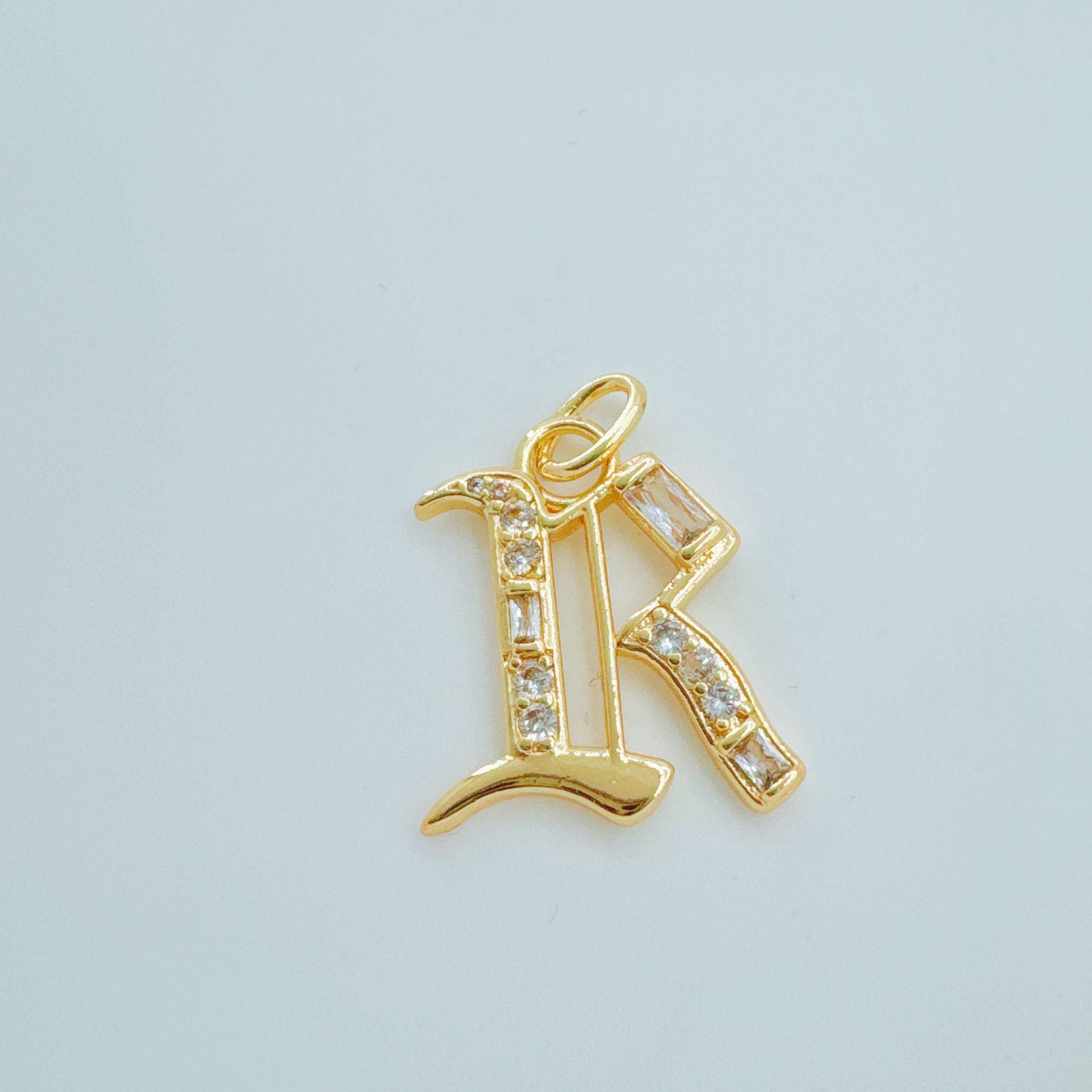 Wholesale Copper Gold-Plated Ice Sugar Letter Pendant Necklace European American Style Fashion Jewelry Accessory for Women