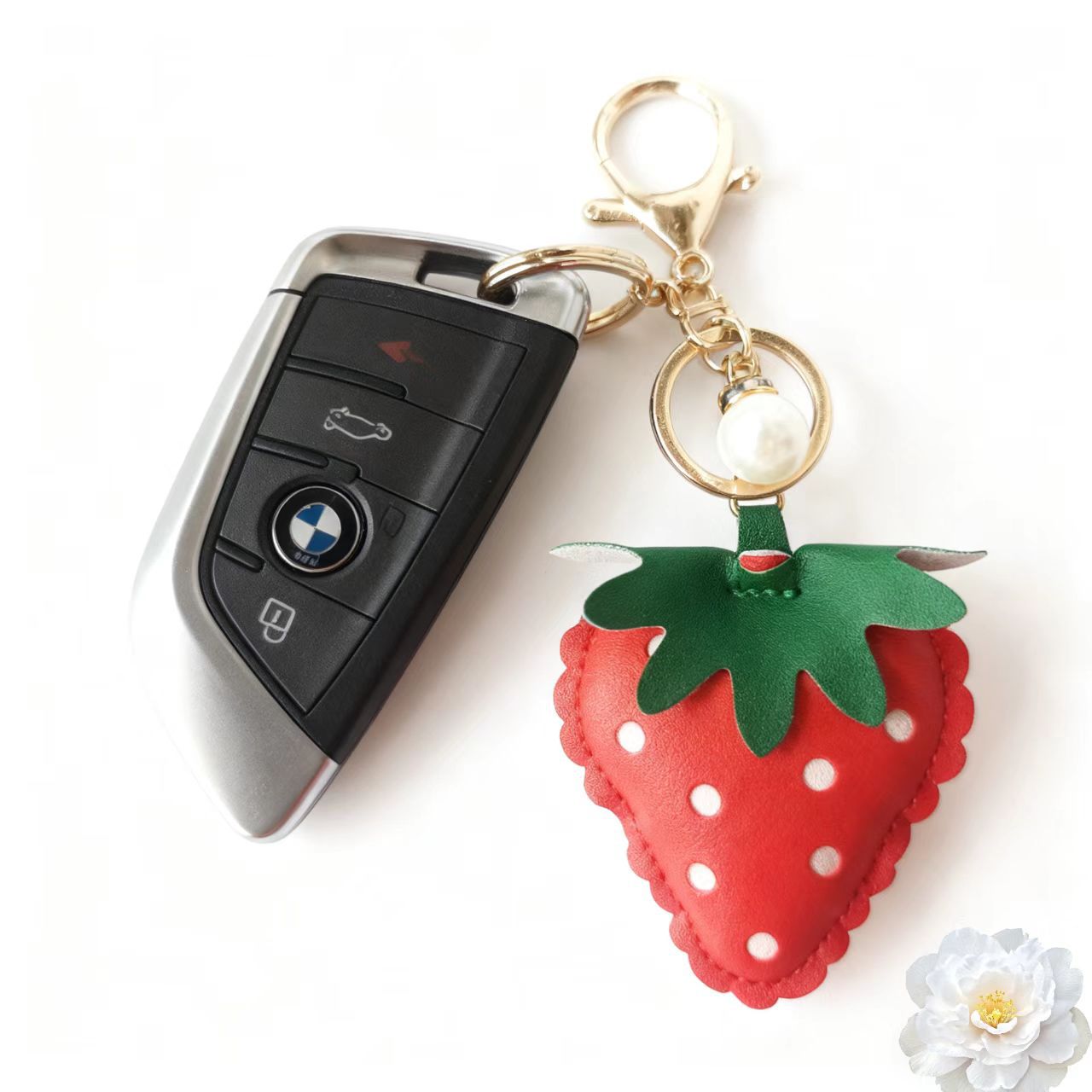 Wholesale Korean Style Cute Strawberry Keychain With Green Leaf PU Leather Car Key And Bag Accessory
